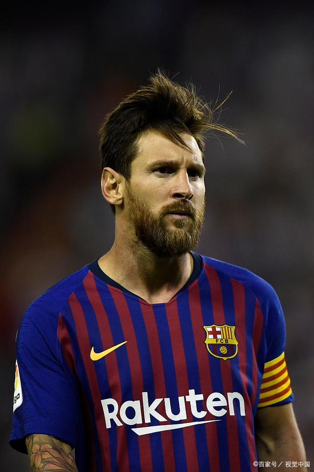 高颜值一家人！排球世界冠军晒全家福，两儿一女粉雕玉琢漂亮可爱