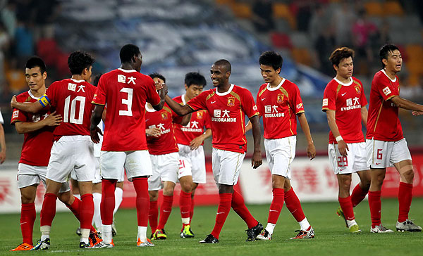 斯帕莱蒂：弗拉霍维奇会缺阵两三个月；我们要赢而且踢得漂亮